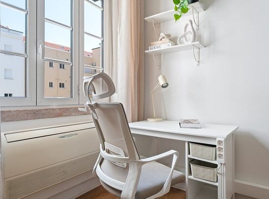 Avenida de Sidónio Pais, Lisbon, Lisbon 1050-215 - Photo 1