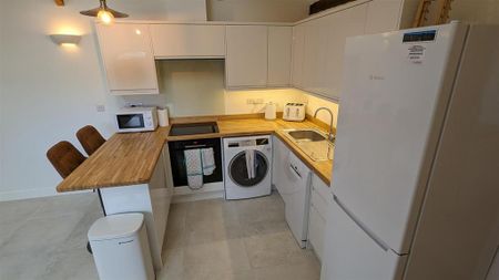 1 bedroom detached house to rent - Photo 3