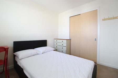 Grandholm Crescent, Danestone, Top Floor, AB22 - Photo 2