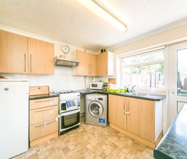 Fairwater Drive, Woodley, Reading, RG5 - Photo 1