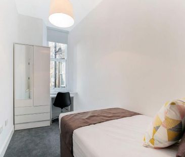 3 bedroom flat to rent - Photo 5