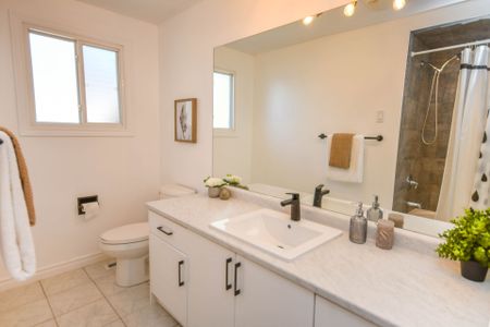 For Lease - 197 Browning Trail Unit# Upper Unit, Barrie, Ontario - Photo 3