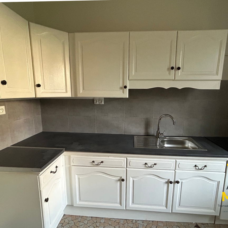 Location Appartement 1 pièce 26m² VICHY 03200 - Photo 2