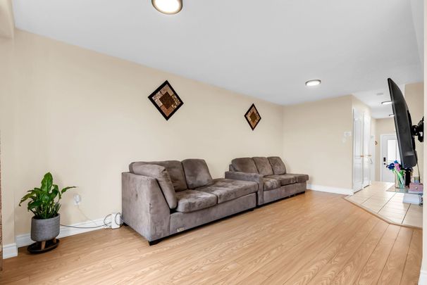 For Lease - 3152 Angel Pass Drive, Mississauga, Ontario - Photo 1