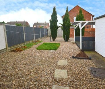 2 bedroom end of terrace house to rent - Photo 6