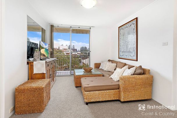 Fully Furnished, top floor apartment - Photo 1