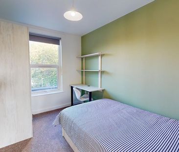 7 bedroom flat to rent - Photo 4