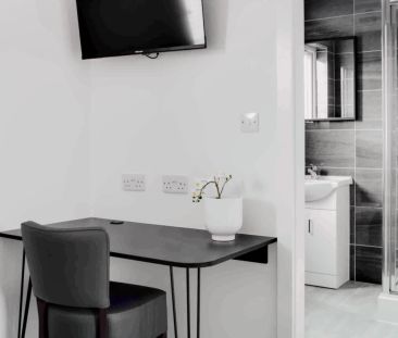 2 Beds 6 Baths - Photo 4