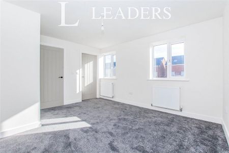 3 bedroom semi-detached house to rent - Photo 2