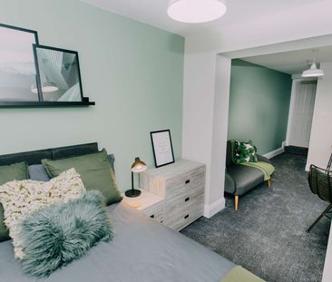 Recently Refurbished Stylish House Share - City Centre - Photo 2