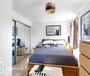 2 bedroom coach house to rent - Photo 1
