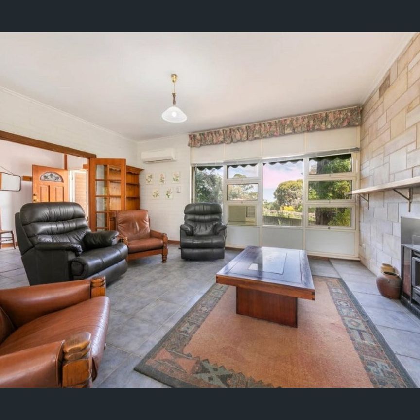 Spacious 3 Bedroom Famly Home - Photo 1