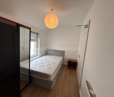 4 bedroom terraced house to rent - Photo 3