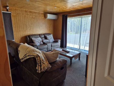 Warm, Quiet, semi rural, garden 2 min away from to - Photo 2