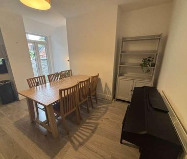 Meadows Road, Sale, M33 - Photo 5