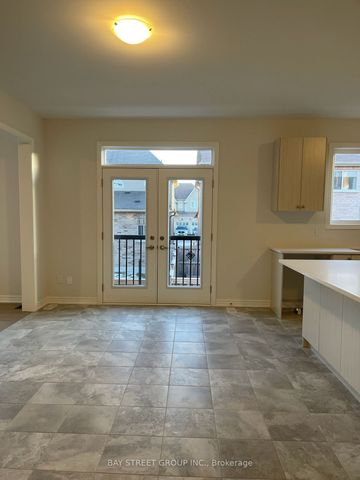 Detached Home For Lease | N8124218 - Photo 4