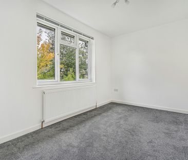 Hyde View Road, Harpenden, Hertfordshire, AL5 4PA - Photo 2