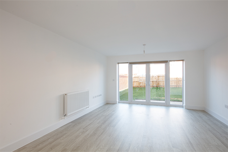 3 bedroom semi-detached house to rent - Photo 3