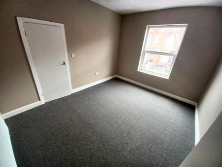 2 bedroom end of terrace house to rent - Photo 4