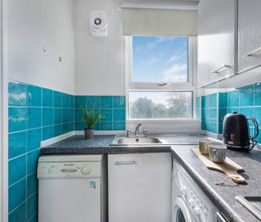 Flat 3, 3 MOOR VIEW Leeds - LS6 1AQ - Photo 2