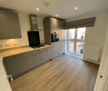 3 bedroom terraced house to rent - Photo 3