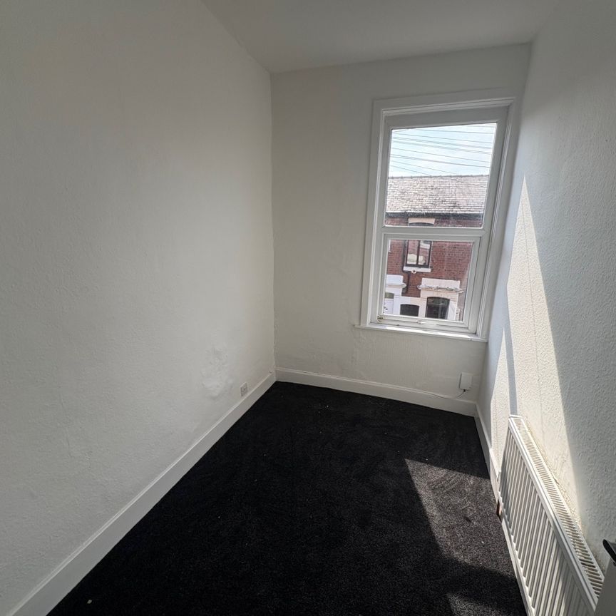 111, Elliott Street, Preston - Photo 1