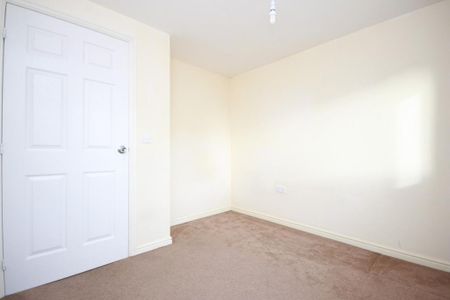 3 bedroom detached house to rent - Photo 4