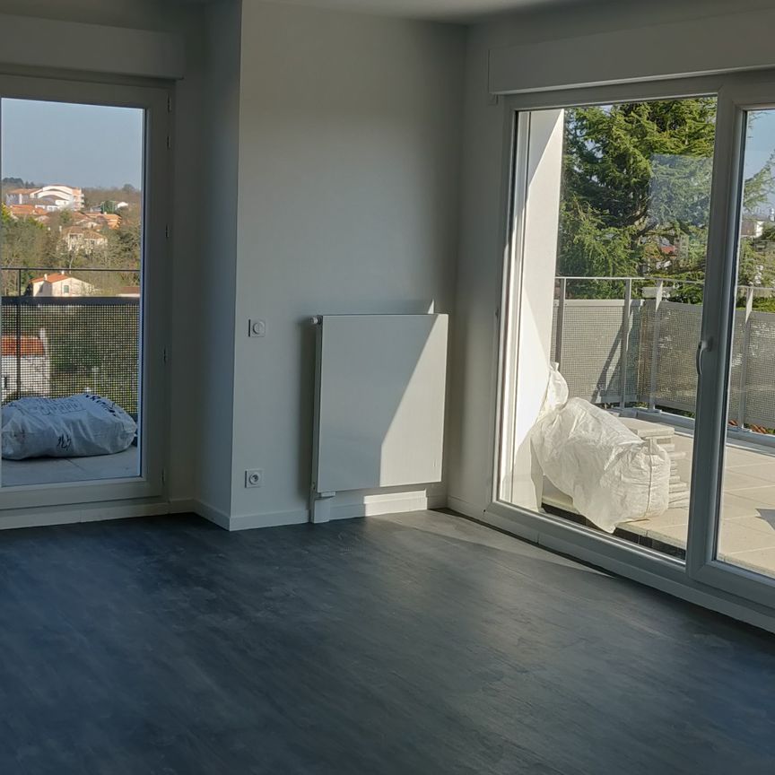 Location Appartement 3 pièces 67m² LA ROCHE SUR YON 85000 - Photo 1