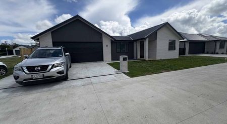 'Lock it in' in Lockerbie - Photo 2