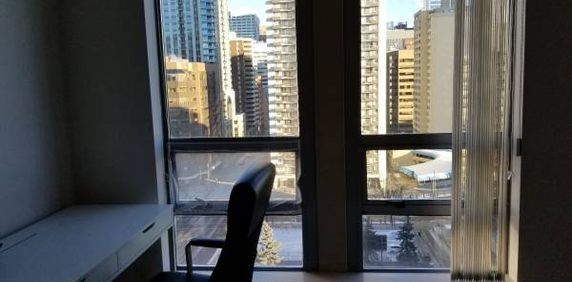 Exquisite 2 bedroom 2 bath condo located in downtown West! - Photo 2