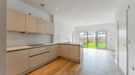 4 bedroom semi-detached house to rent - Photo 4