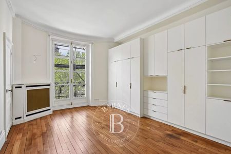 Tout savoir sur cet appartement dans le quartier Gros Caillou, à Paris 7ème - Photo 4