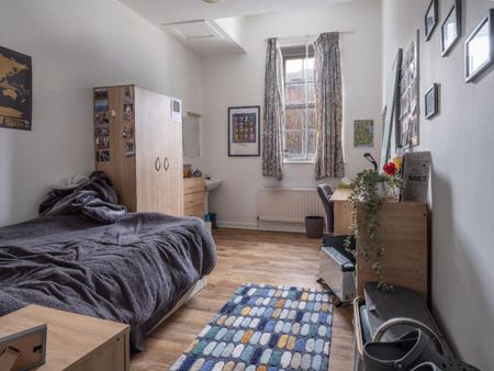 6 bedroom apartment to rent - Photo 2