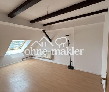 4-Raum DG-Appartment mit großen Fenstern und offener Einbauküche - Photo 4