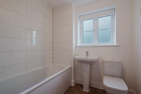 3 bedroom semi-detached house to rent - Photo 3