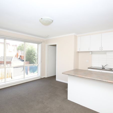 8/120 Rankins Road, Kensington VIC 3031 - Photo 3