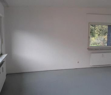 Renovierte große helle Wohnung - Foto 1
