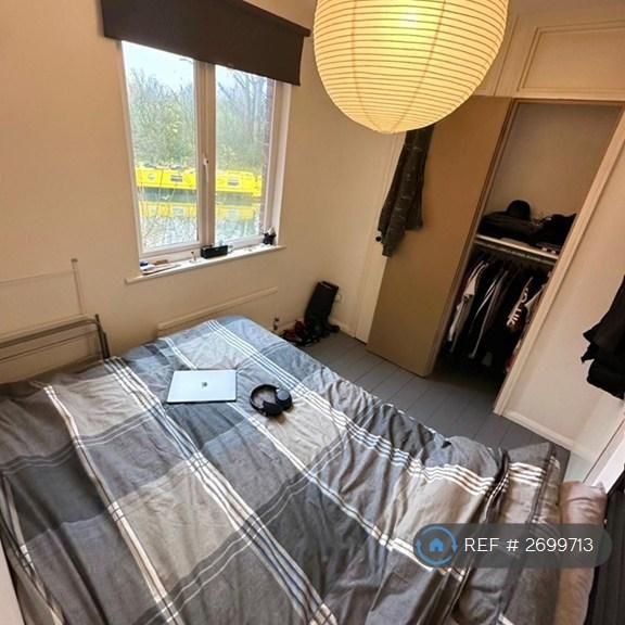 1 bedroom in a house share to rent - Photo 1