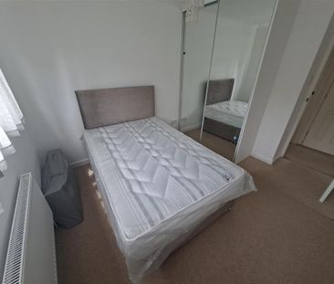 3 bedroom detached house to rent - Photo 2