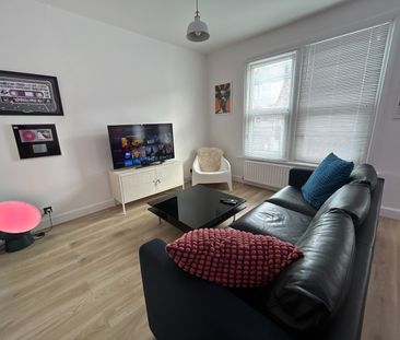 2 Bed Flat, High Road Leyton, E15 - Photo 2