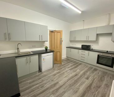 Caburn Road, Hove - Photo 1
