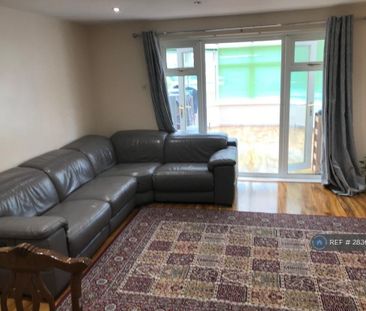 4 bedroom detached house to rent - Photo 1