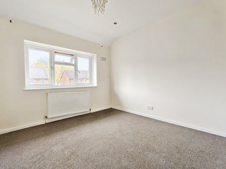 3 bedroom semi-detached house to rent - Photo 4