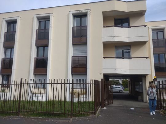 Location Appartement 1 pièce 24m² CLERMONT FERRAND 63000 - Photo 1