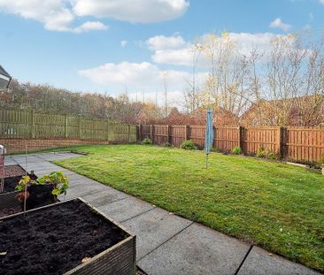 4 bedroom detached house to rent - Photo 3