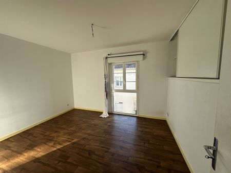 Location Appartement 3 pièces 83m² ANGOULEME 16000 - Photo 3