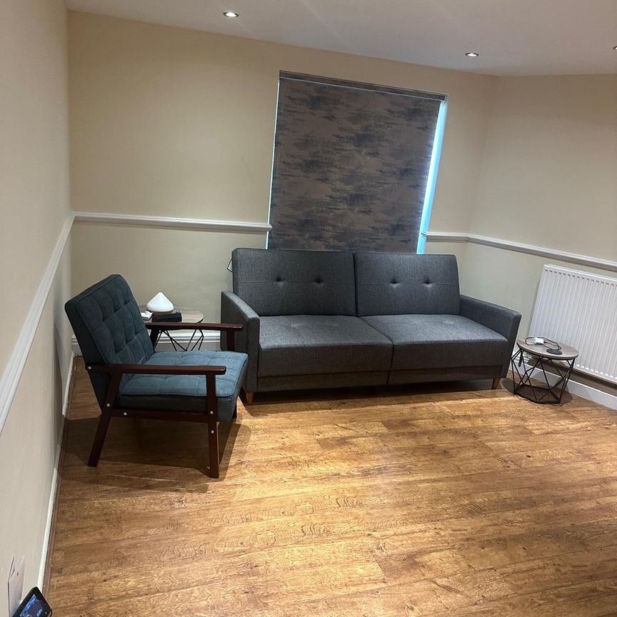 Newly Refurbished 1 Bedroom Apartment for Rent in Basildon - Photo 1