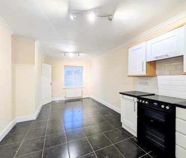 4 bedroom terraced house to rent - Photo 5