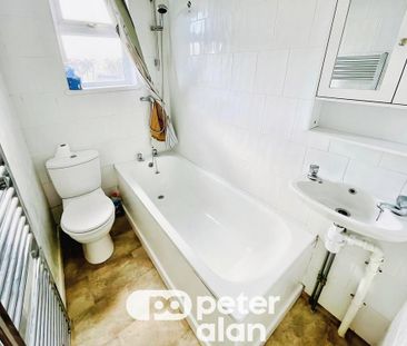 2 bedroom end of terrace house to rent - Photo 1