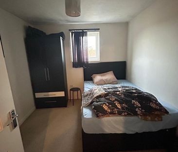 2 Bed Semi-Detached House, Coxford Road, SO16 - Photo 1